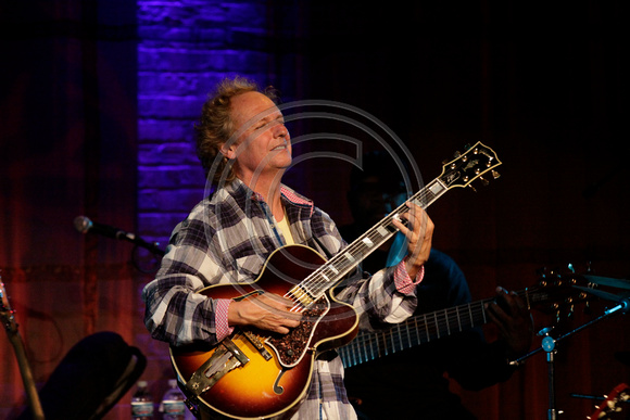 Lee Ritenour (Pink Floyd, Yellowjackets, Solo)
